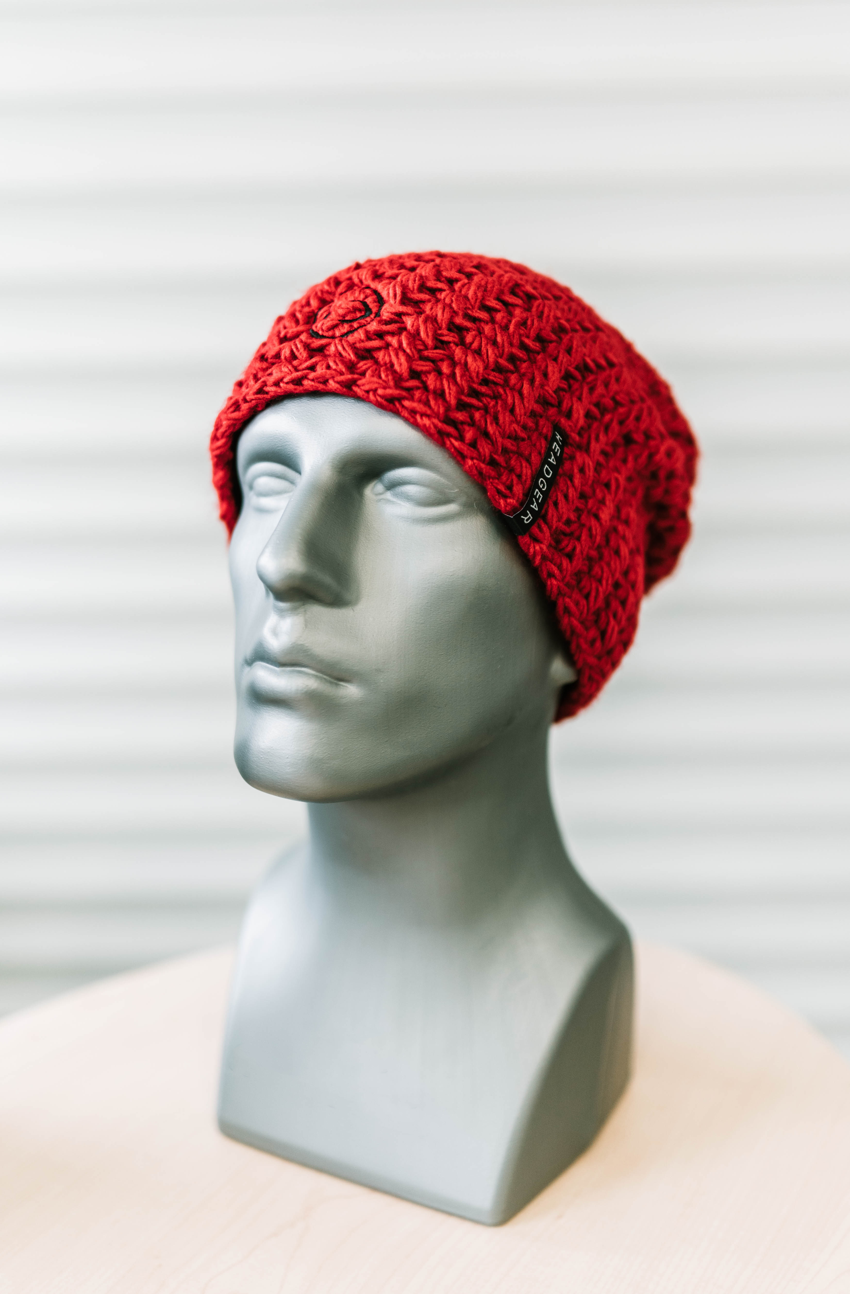 CASUAL OUTSIZE CROCHETED CAP