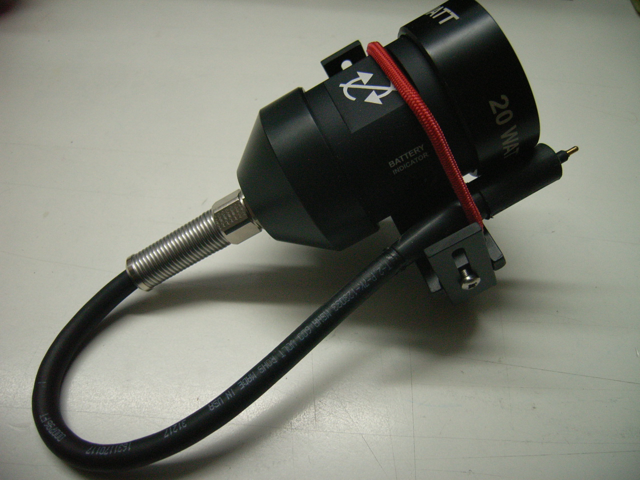LED Akkutanklampe 20 W, 2 Piezo Schalter, 20,8 Ah Akku , nicht trennbares Kabel am Lampenkopf, 1x E/O Cord 65cm für Heizung